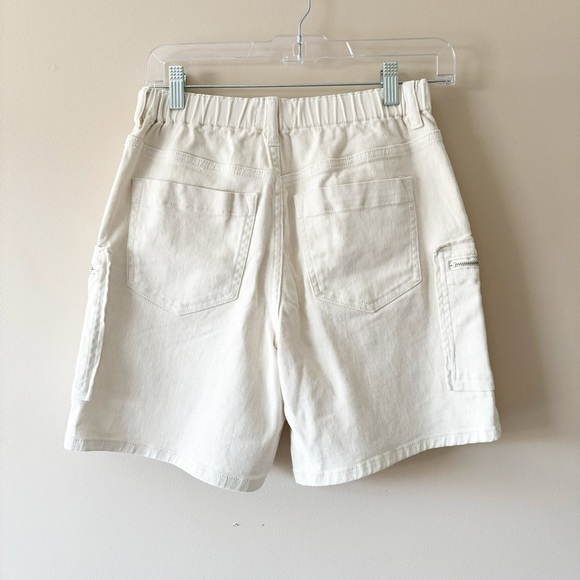 Forever 21 Cream Cargo Shorts Size Small NWOT - Picture 3 of 3